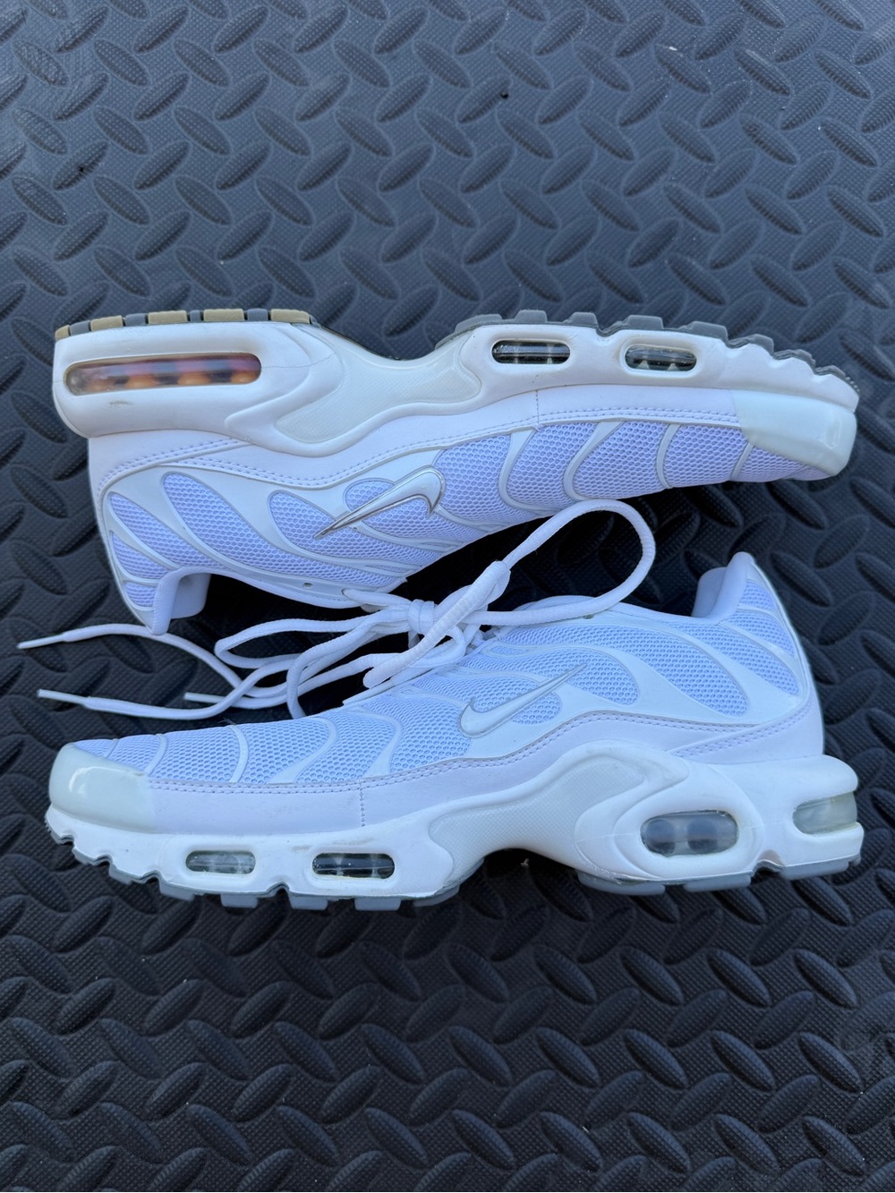 Nike White Air Max Athletic Shoes